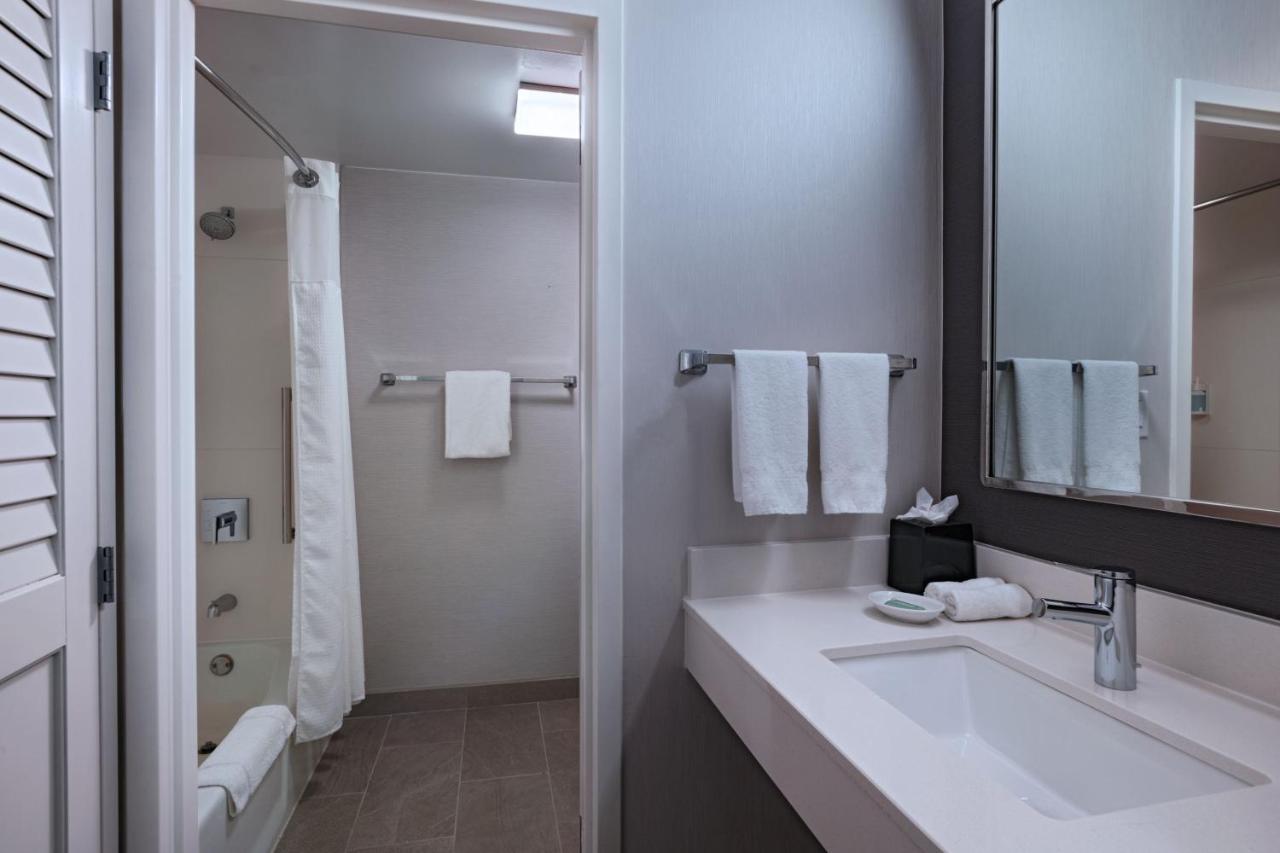 Courtyard By Marriott Dallas Richardson At Spring Valley Exterior foto